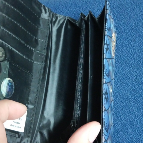 Anne Stokes wallet - Picture 3 of 3